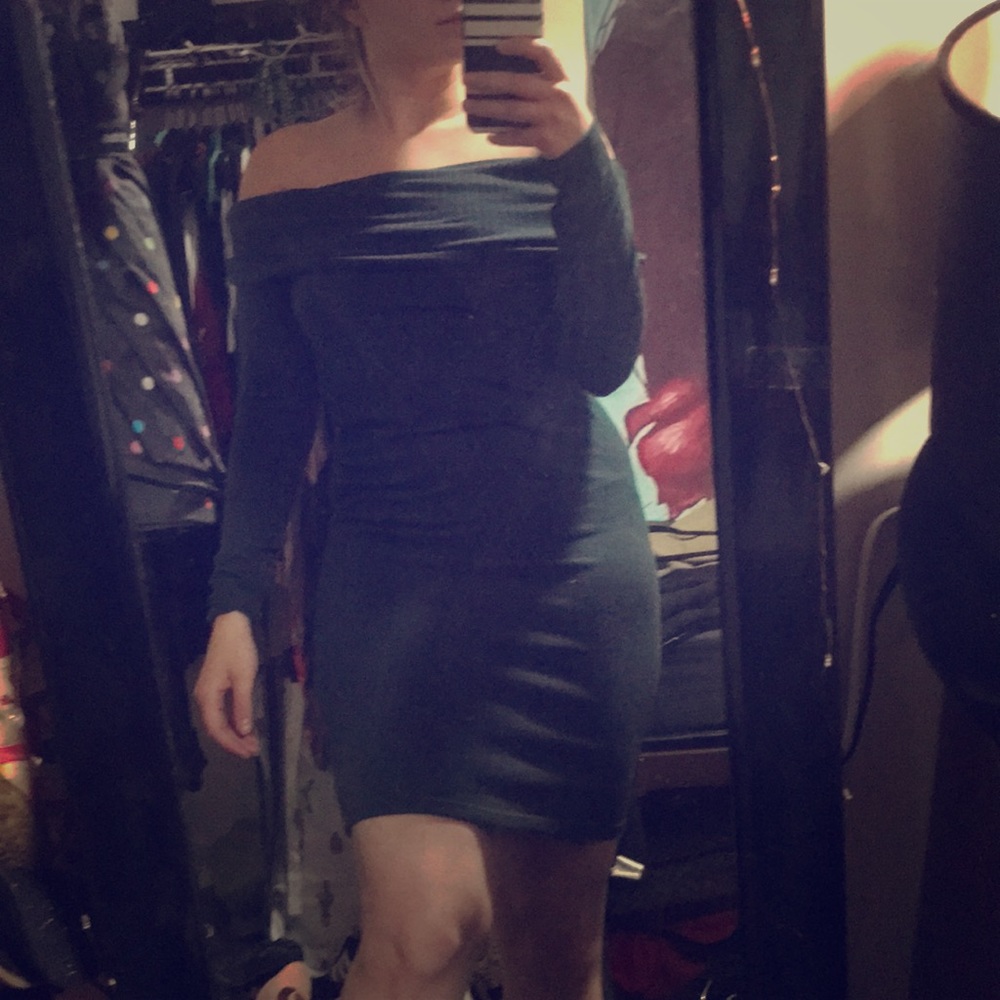 Forever21 Forest green off the shoulder dress